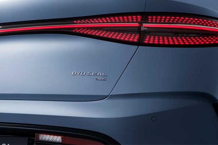 4076101 390kW Excellence AWD 83kWh 4dr Auto