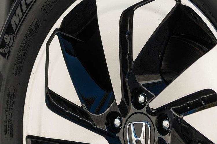 4060940 2.0 ePHEV Elegance Tech 5dr eCVT