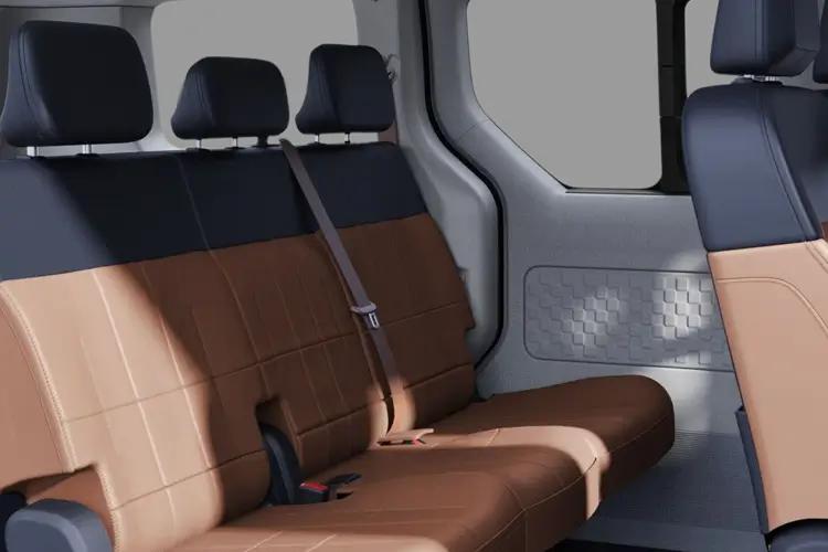 3958401 89kW Essential Standard Range 52kWh 5dr Auto
