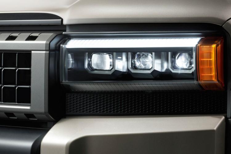 4061183 2.8 D-4D 205 Invincible 5dr Auto [7 Seat]