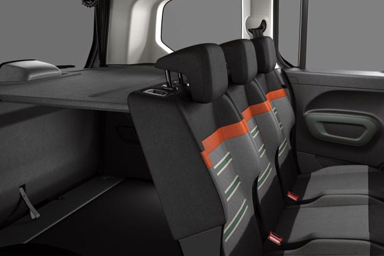 3813239 1.5 BlueHDi 100ps Plus [5 seat]