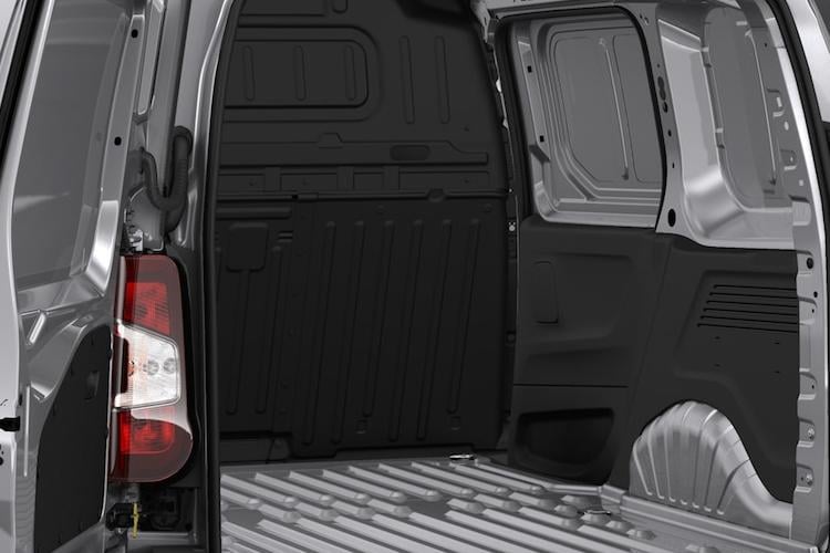 3979220 100kW 75kWh Crew Van VTR Auto [11kW]