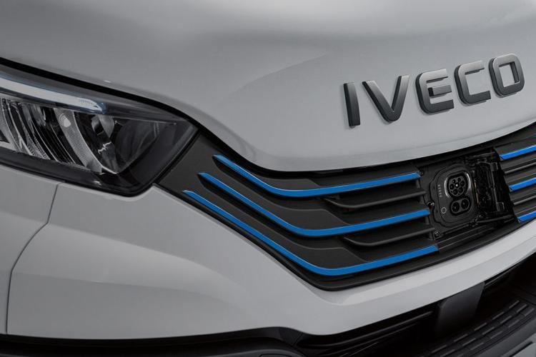 3959412 100kW 37kWh Van 3000 WB Auto [22kW]