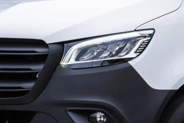 3976267 3.5t H2 Premium Crew Van 9G-Tronic
