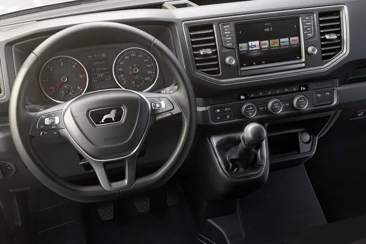 3959566 140 Lion XS High Roof Van Auto
