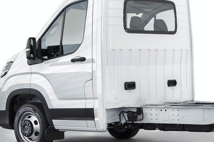 3943082 2.0 D20 150 DRW Chassis Cab