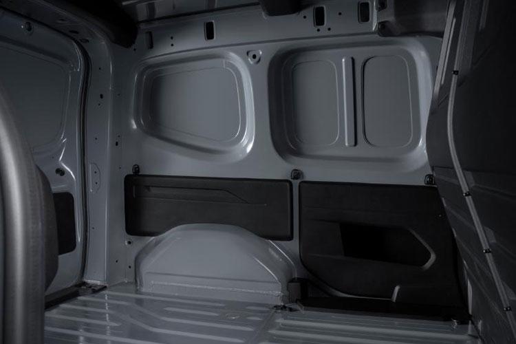 3914211 1.3 Acenta Van Auto