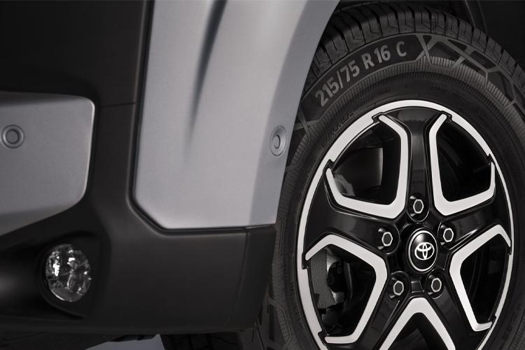 3867495 2.2D 140 Icon H3 Van Auto