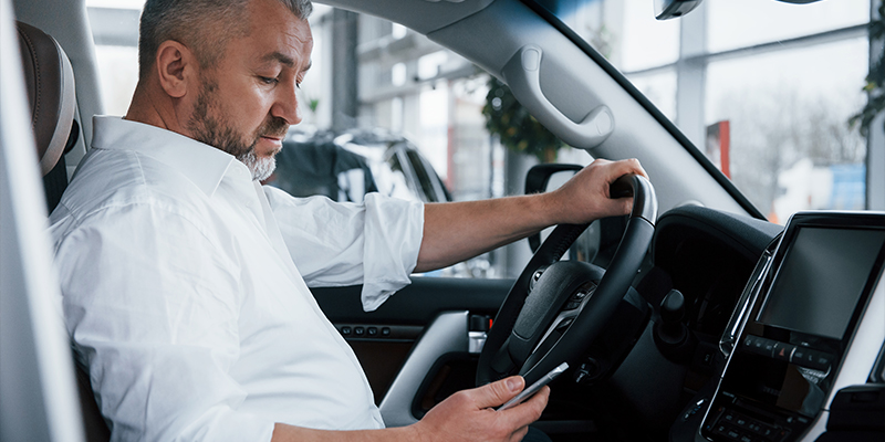 Smartphones in cars: the UK law on using phones and sat-navs when driving